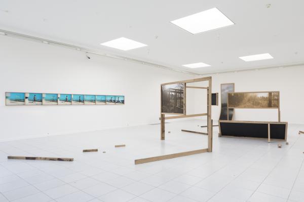 Sunville is a research by Ives Maes on the objecthood of photography that ranges from old photographic techniques and expired film to digital 3D technology