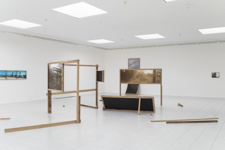 Sunville is a research by Ives Maes on the objecthood of photography that ranges from old photographic techniques and expired film to digital 3D technology